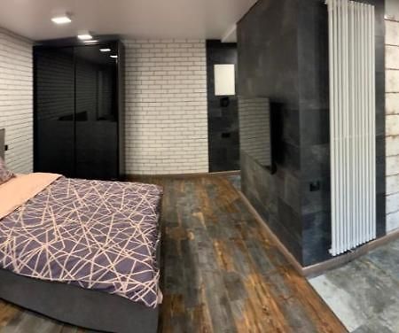 Уютная Квартира Возле Метро 23 Августа Apartman Harkov Kültér fotó